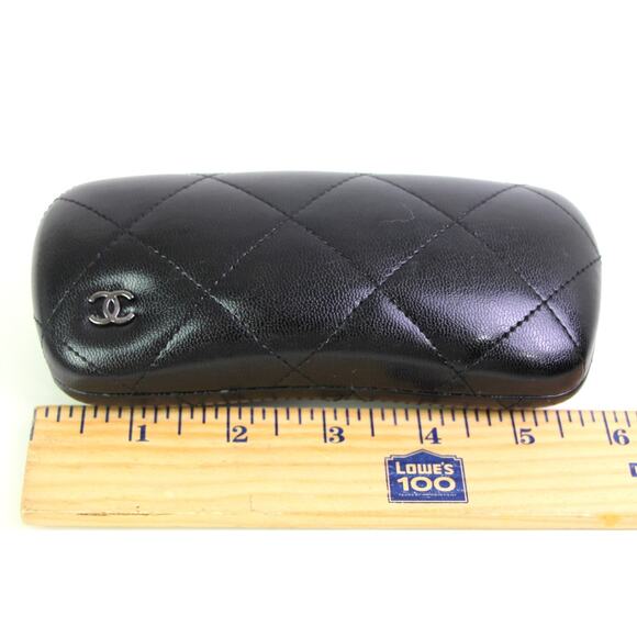 CHANEL QUILTED BLACK LEATHER HARD EYEGLASSES VELVET LINED CASE Size 6"x2 1/2" - Picture 10 of 12